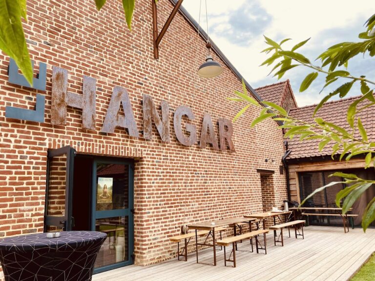 Du corps de ferme au studio photo hybride : l’aventure innovante du Hangar